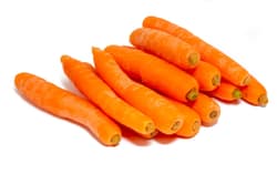 Watzkendorf's organic carrots, weighed