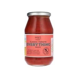 Marks & Spencer Tomatensauce mit Karotten, Zwiebeln, Knoblauch und Kräutern
