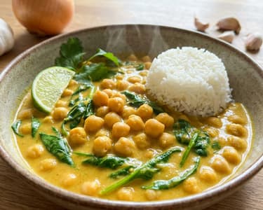 Cremiges Kichererbsen-Curry mit Spinat