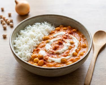 Cremiges Kichererbsen-Curry mit Basmati-Reis