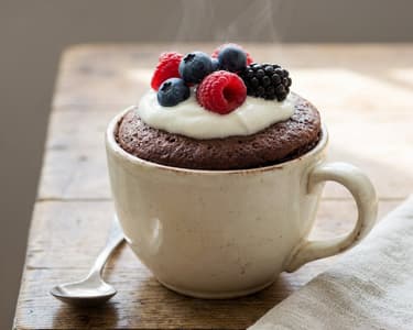 Schokoladen-Mug-Cake | Fluffiger Blitz-Dessert