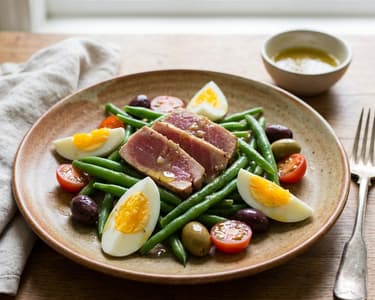 Classic Salade Niçoise with Tuna
