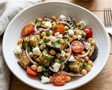 Auberginen-Kichererbsen-Salat mit Feta | Feierabend-Rezept
