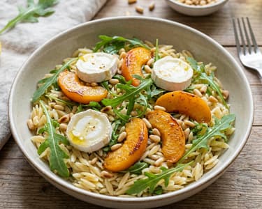 Orzo-Salat mit Aprikosen & Ziegenkäse | Feierabendküche