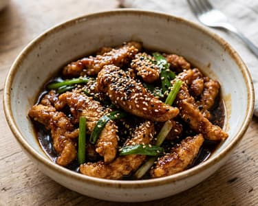 Mongolian Chicken | Würzig & karamellisiert in 15 Min.