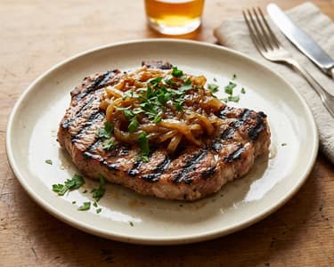 Gegrilltes Holzfällersteak | Deftig mit Bierzwiebeln
