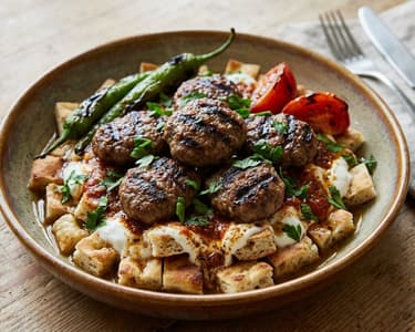 Balaban Köfte | Türkischer Streetfood-Kult auf Röstbrot