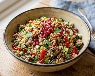 Köz Patlıcanlı Bulgur | Türkischer Auberginen-Bulgursalat