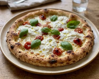 Pizza Bianca mit Stracciatella | Cremig & knusprig