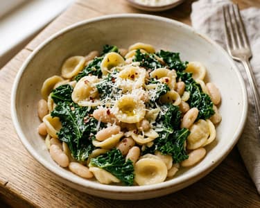 Orecchiette mit Grünkohl & weißen Bohnen | Feiner Herbstgenuss