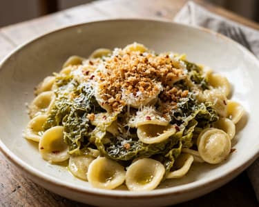 Orecchiette mit geschmortem Wirsing & Knusperbröseln