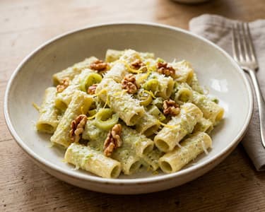Rigatoni mit feiner Lauchcreme & Walnüssen | In 25 Minuten
