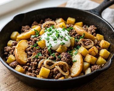 Heaven and Earth Minced Meat Skillet | Hearty in 25 Minutes