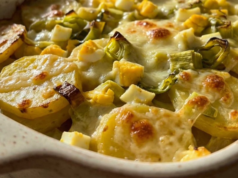 Gratinated Potatoes with Boiled Eggs and Leek