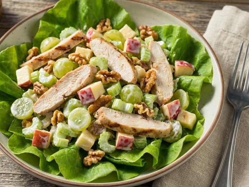 Waldorf-Salat mit Putenbrust
