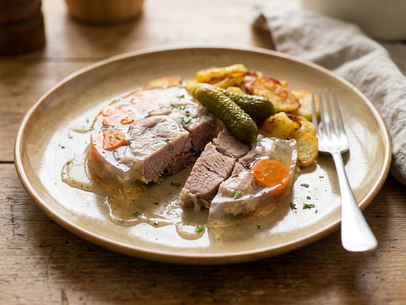 Norddeutsches Sauerfleisch im Gewürzsud