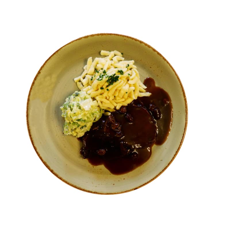 Jolesch pot roast with savoy cabbage in cream and spaetzle