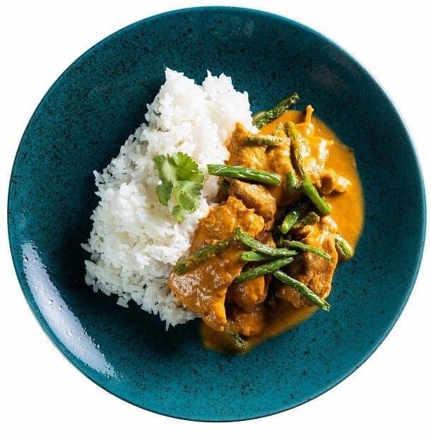 Chicken curry with green beans and basmati rice by Mahavira Kanswala