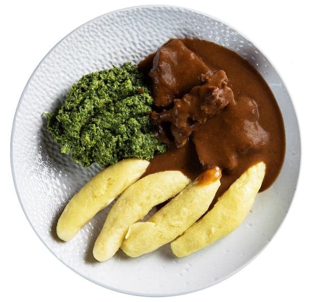 Rindfleisch mit Spinat und Kartoffelklößen