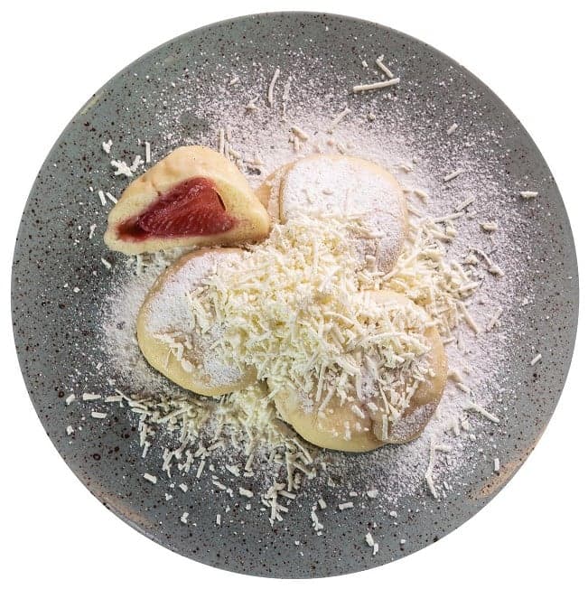 Yeast dumplings with strawberries by Roman Kučera