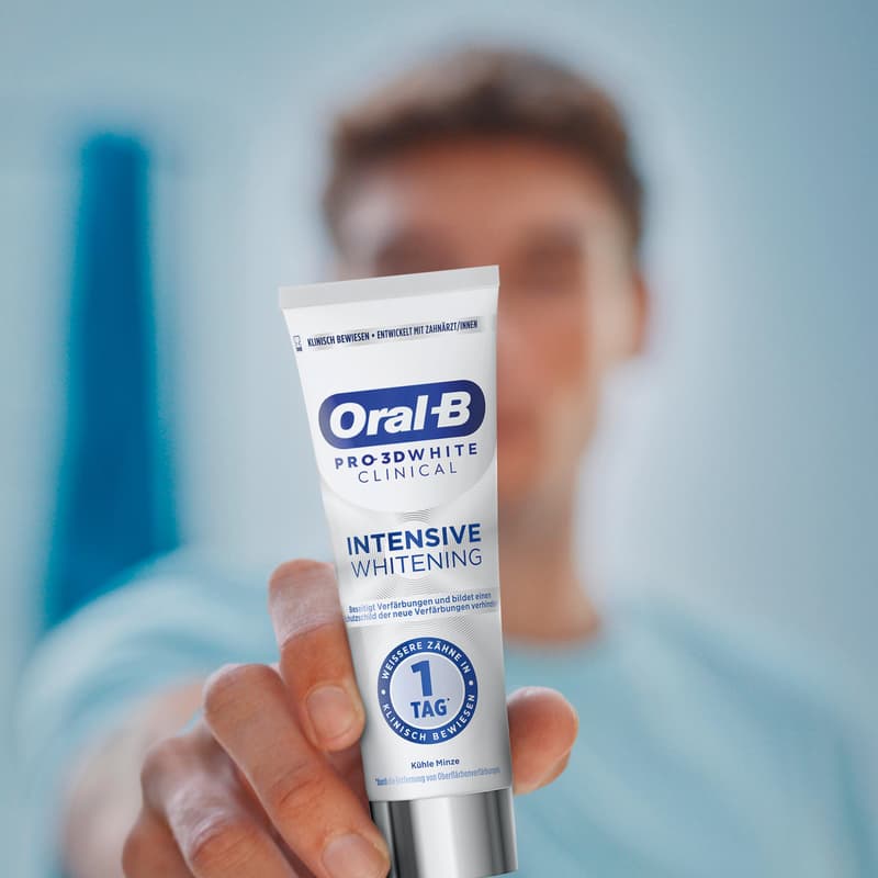 Oral-B 3D White Clinical Kühle Minze Vertikal 75ml