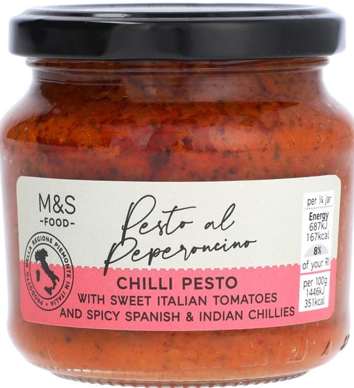 Marks & Spencer Pesto mit roter Paprika, Mandeln und Chili
