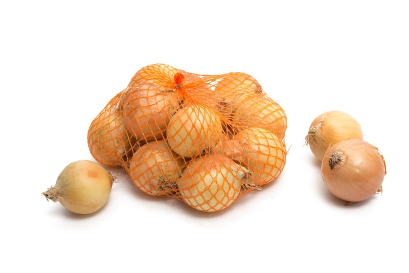 Yellow onions, net
