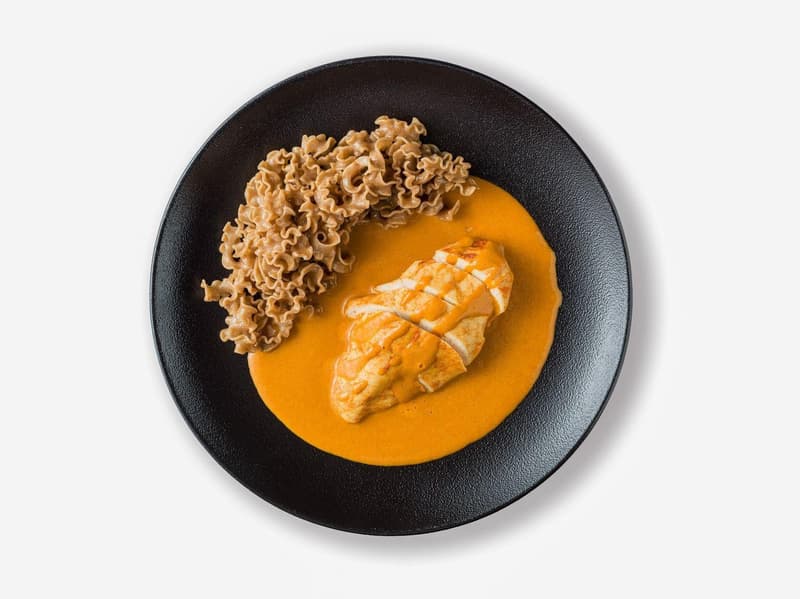 Protein Chicken in Paprika Sauce with Fresh Wholegrain Pasta