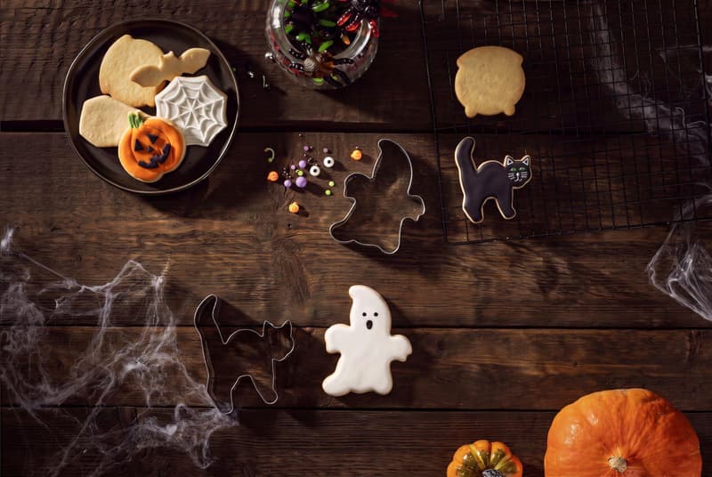 Zenker Cat and Ghost Cookie Cutter Dimensions: 9. 6 x 7. 9 x 2. 6 cm