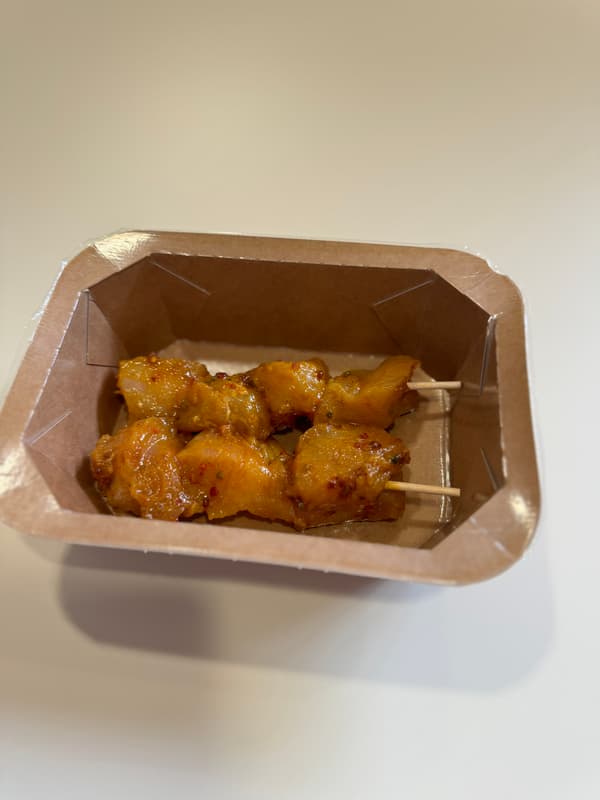 Hä. Wing skewer marinated curry