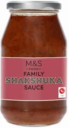 Marks & Spencer Shakshuka-Tomatensauce mit roter Paprika, Zwiebeln und Gewürzen