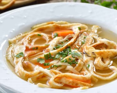 Vegane schwäbische Flädlesuppe