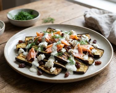 Aubergine mit Räucherlachs und Ziegenkäse