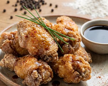 Knusprig frittierte Hähnchenflügel | Saftig & Kross