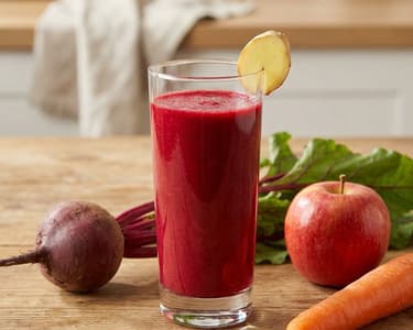 Beetroot Smoothie with Apple and Ginger