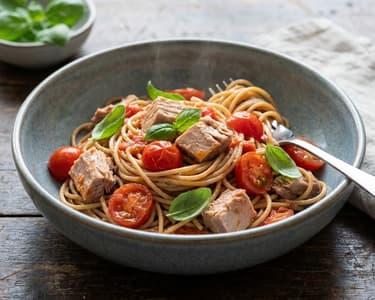 Pasta al tonno mit Kirschtomaten & Basilikum