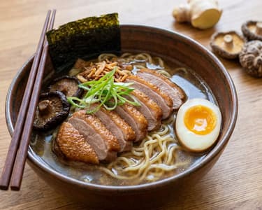 Enten-Ramen mit Shiitake und Ei