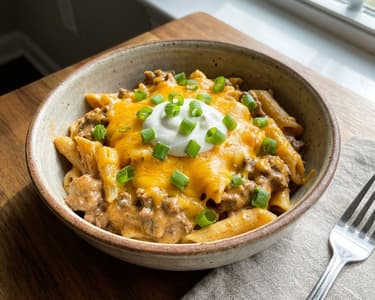 Cremige Taco-Pasta mit Rinderhackfleisch und Cheddar
