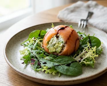 Salat mit geräuchertem Lachs | Edle Vorspeise
