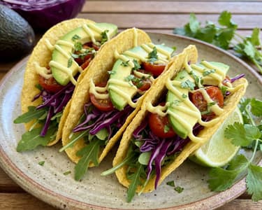 Vegetarische Tacos mit Limetten-Mayonnaise