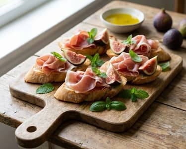 Crostini mit Prosciutto Crudo und Feigen