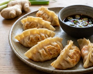 Asiatische Garnelen-Dumplings mit Dip