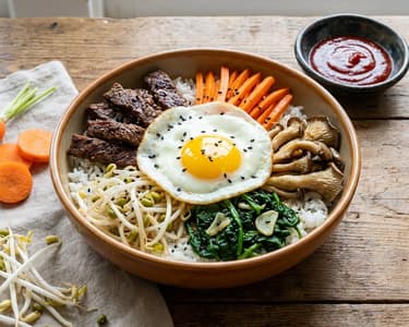 Rindfleisch Bibimbap mit Gochujang-Sauce