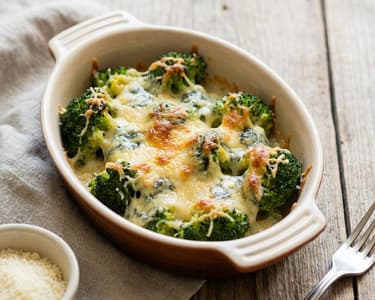 Gratinated Broccoli with Blue Cheese and Parmesan