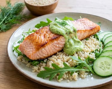 Lachs mit Quinoa und Avocado-Dip | Fitness-Power-Bowl