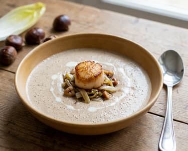Maronen-Chicorée Schaumsuppe (optional mit gebratener Jakobsmuschel)