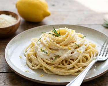 Cremige Pasta mit Rosmarin und Zitrone
