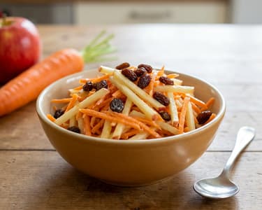 Freche Freunde: Fruchtig-frischer Karotten-Apfel-Salat für Kinder