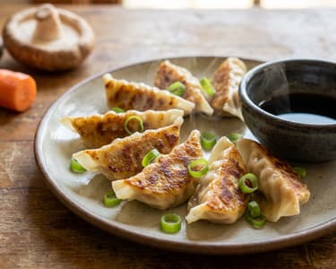 Gyoza-Teigtaschen mit Tofu und Gemüse