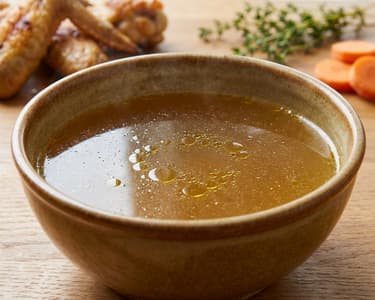 Kräftige Hühnerbrühe | Intensives Aroma durch Rösten